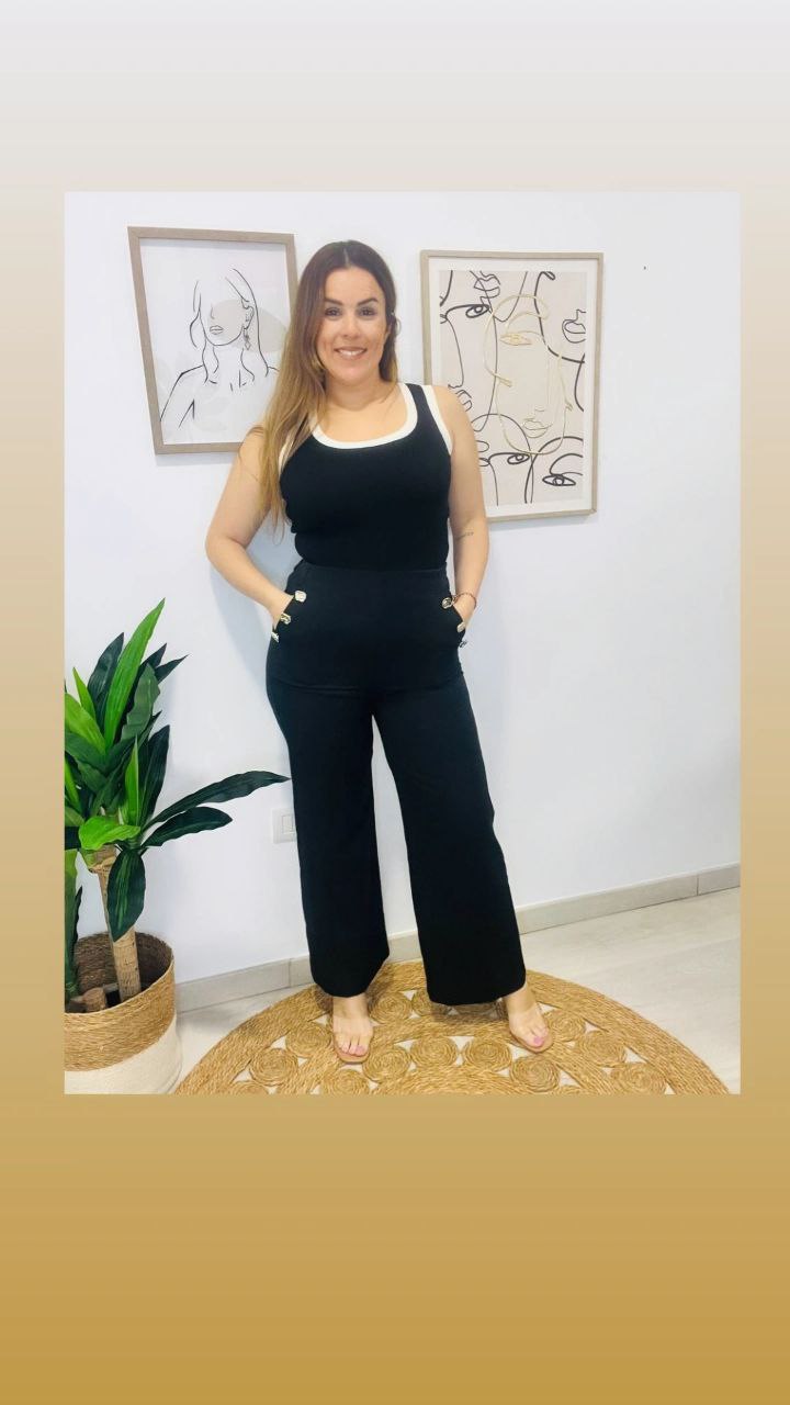 Pantalón con detalles Dorados