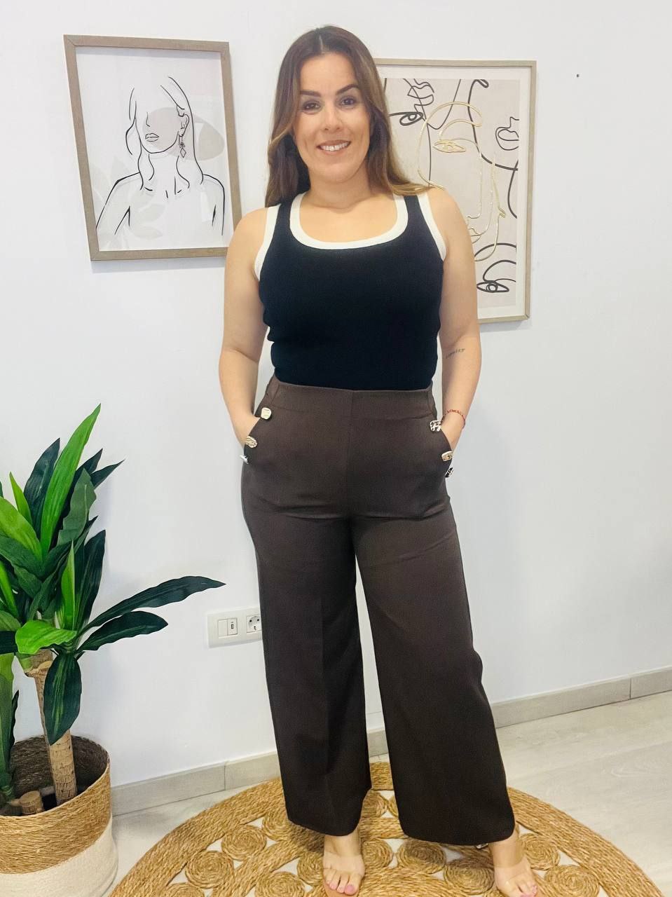 Pantalón con detalles Dorados